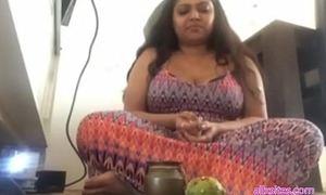 Indian aunty akin pussy and bigboobs